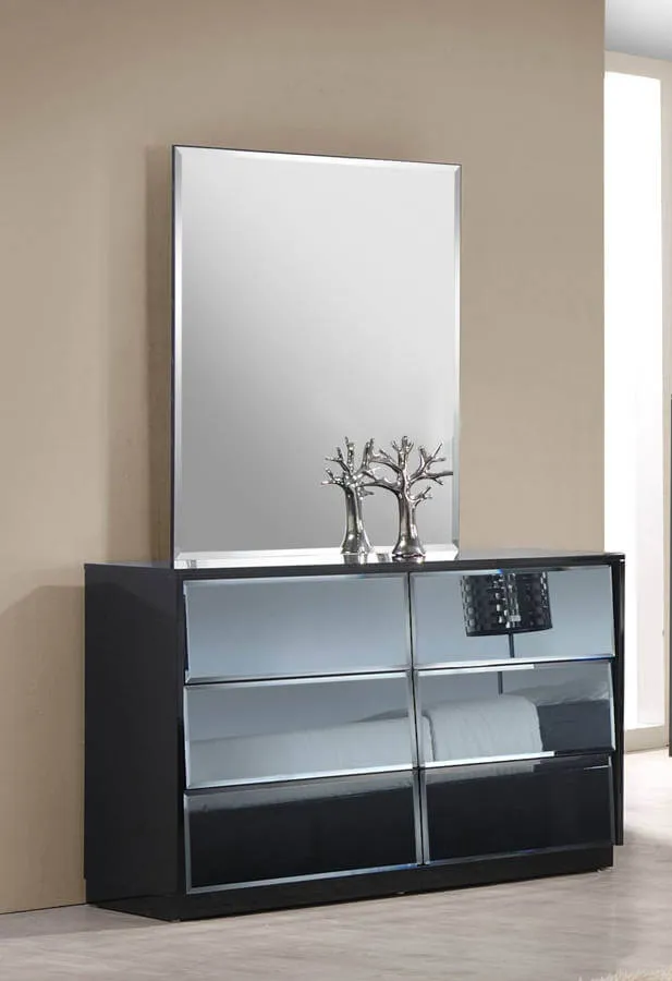 Bandivade Gloss Black Dresser And Mirror