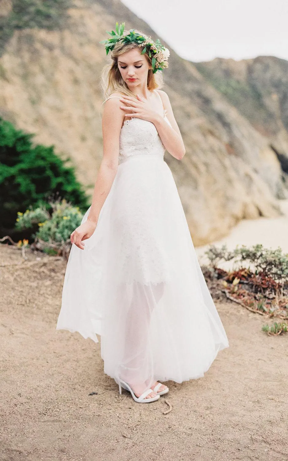 Boho Flowy Soft Transparent Tulle Wedding Dress With Lace Bodice-ET_711200