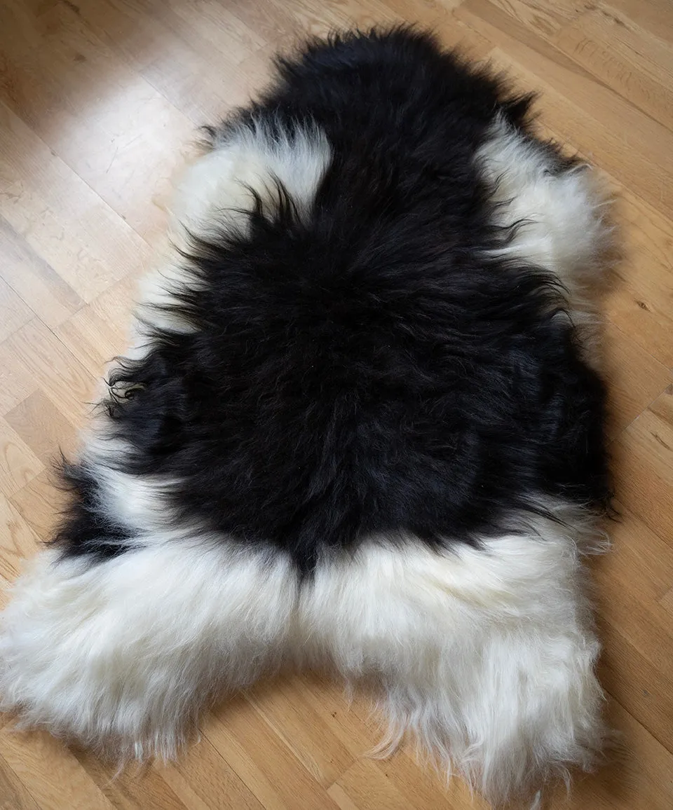 Icelandic sheepskin rug cream and black option 3