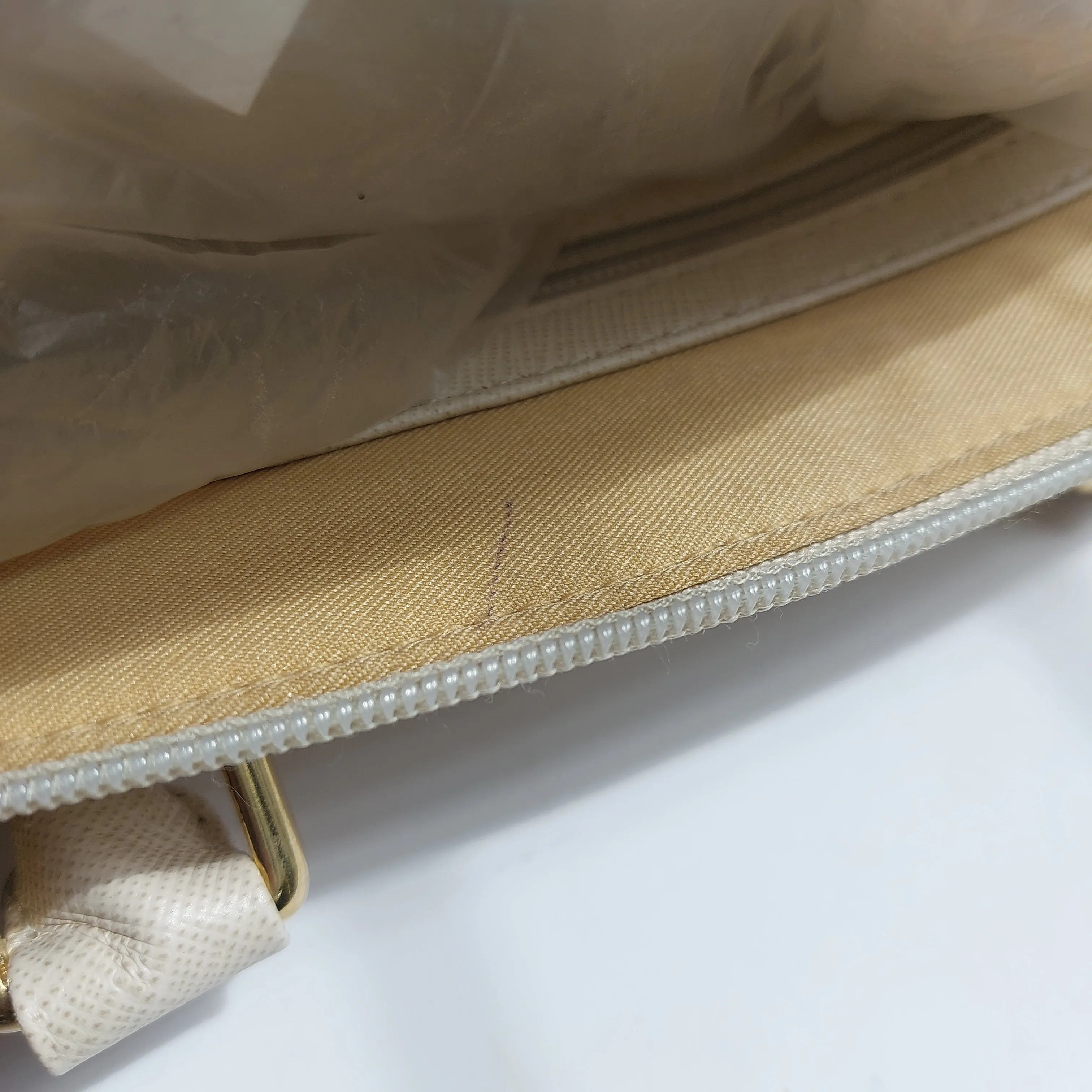 Jafferjees White Leather Dome Handbag | Pre Loved |