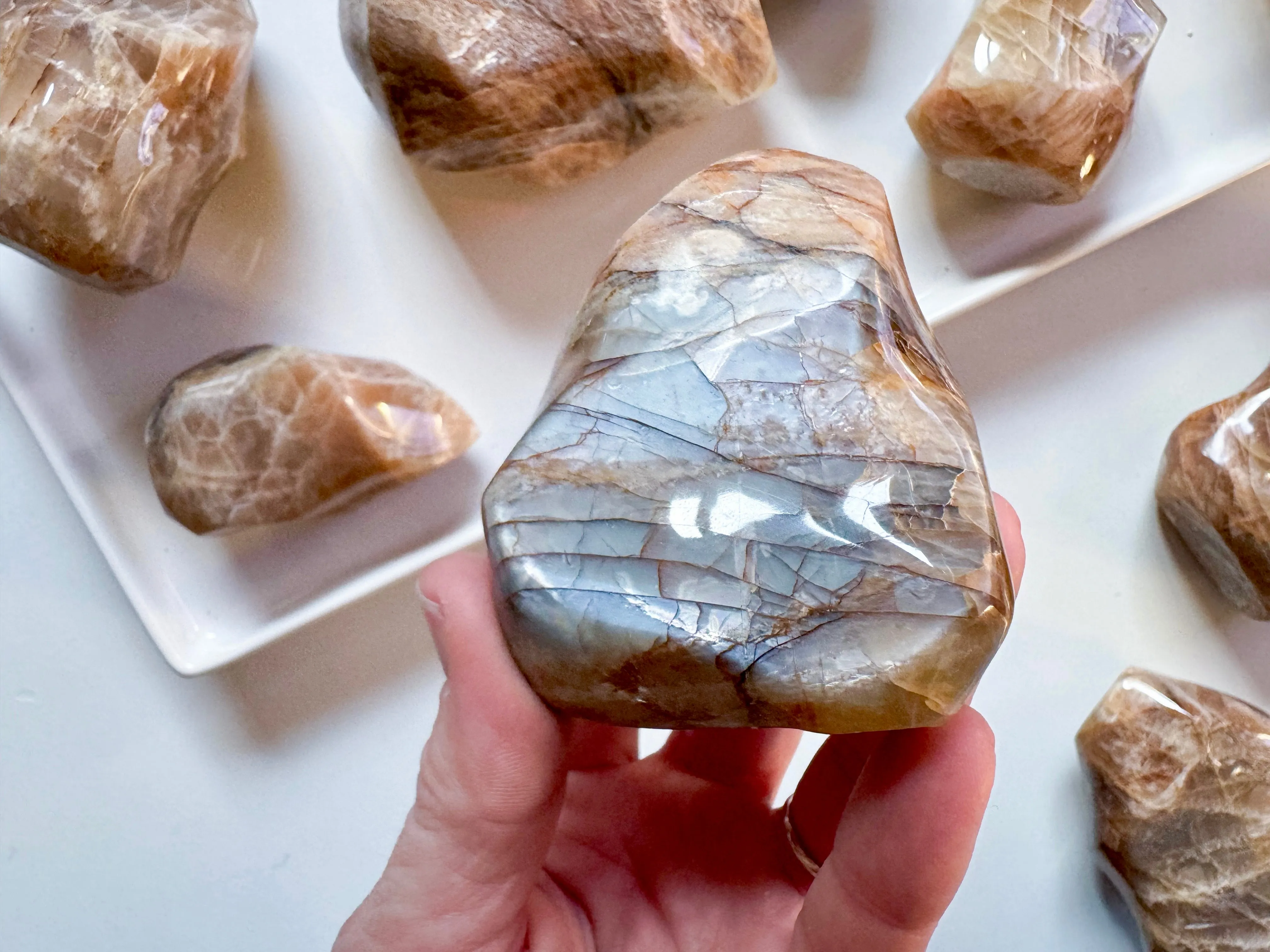 Silver Flash Peach Moonstone Flame || Madagascar