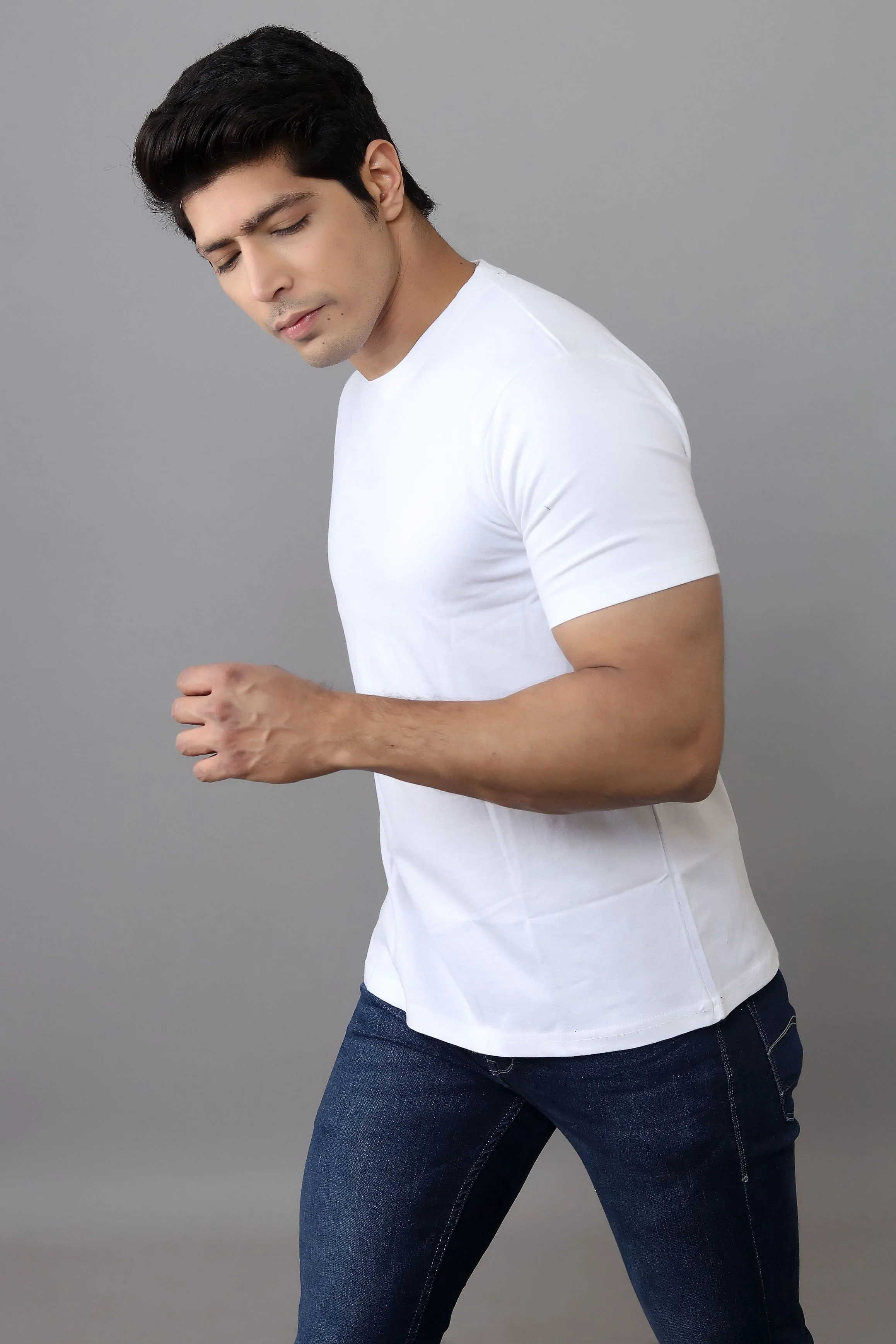 T Shirt - Men White Solid Round Neck Pure Cotton T-shirt